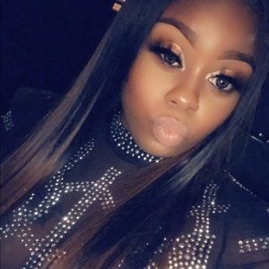 Meet your Posher, Dakia